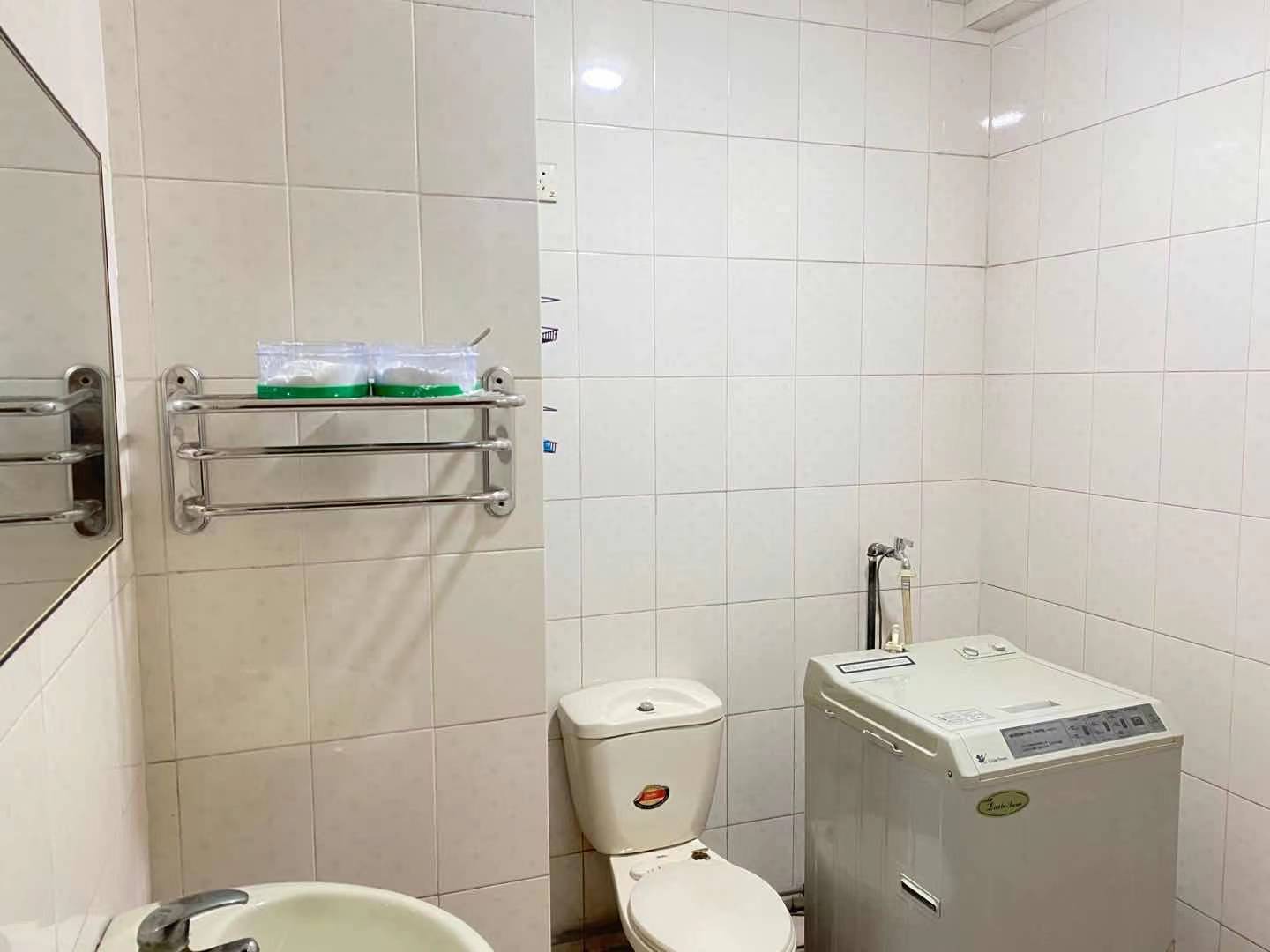 资阳区汽车路办事处三圣殿社区 4室2厅2卫 59.8万 资阳区汽车路办事处三圣殿社区 4室2厅2卫 59.8万卫生间