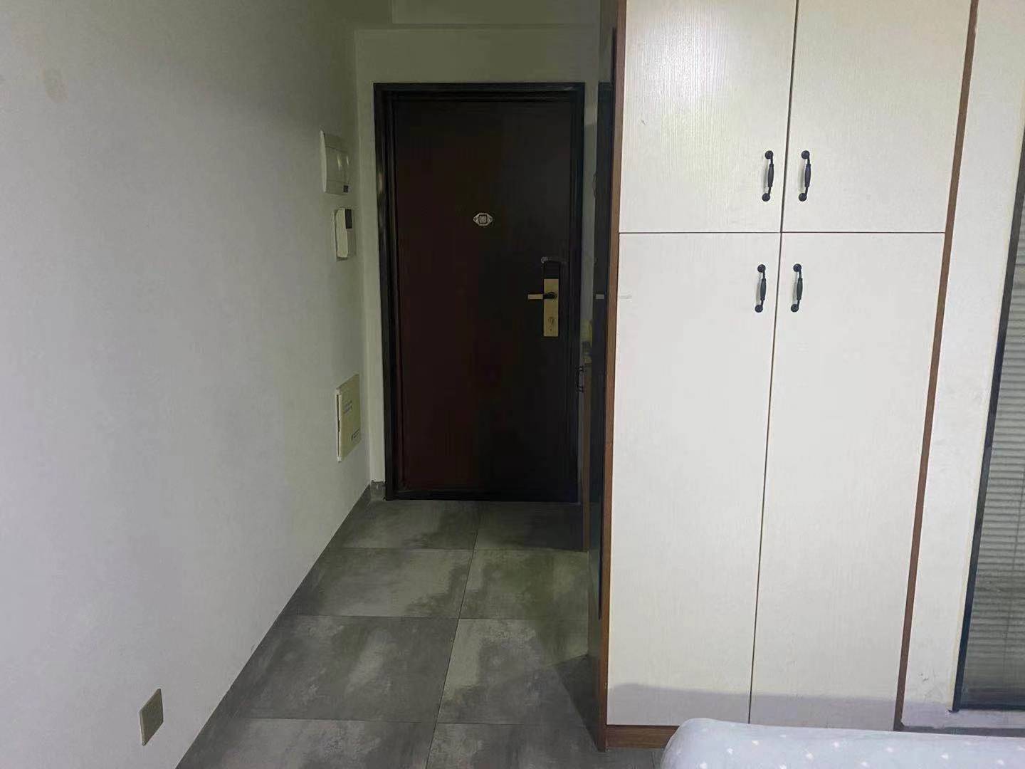 中建御山和苑 1室1厅1卫 29.0万 中建御山和苑 1室1厅1卫 29.0万客厅