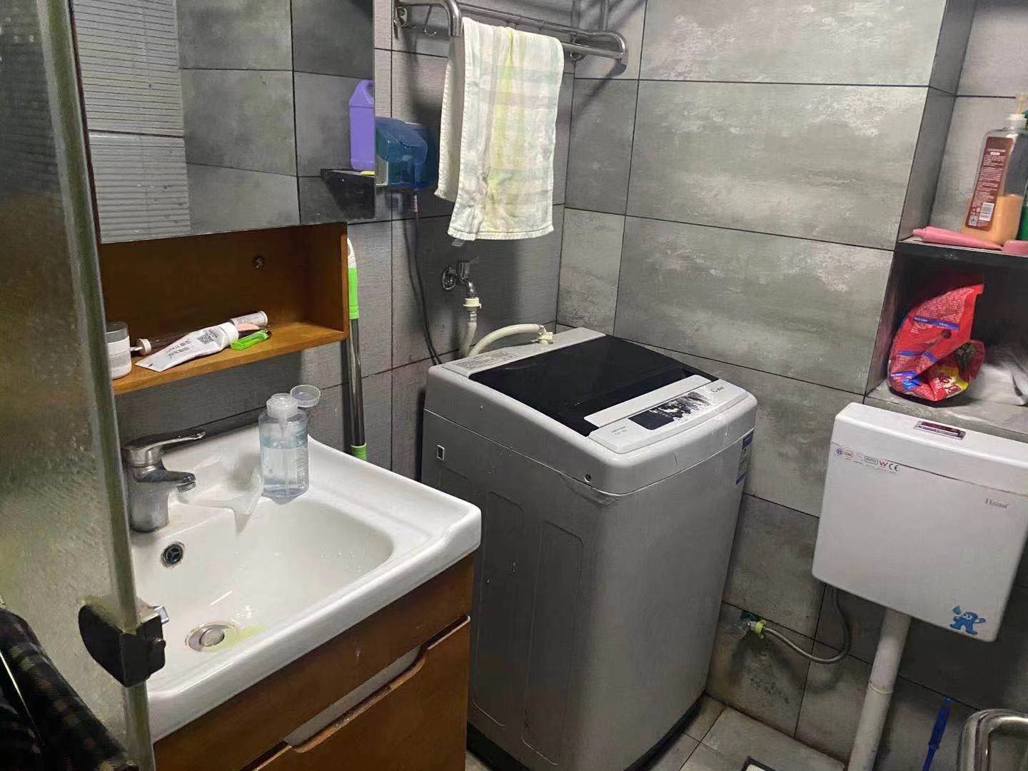 中建御山和苑 1室1厅1卫 29.0万 中建御山和苑 1室1厅1卫 29.0万客厅