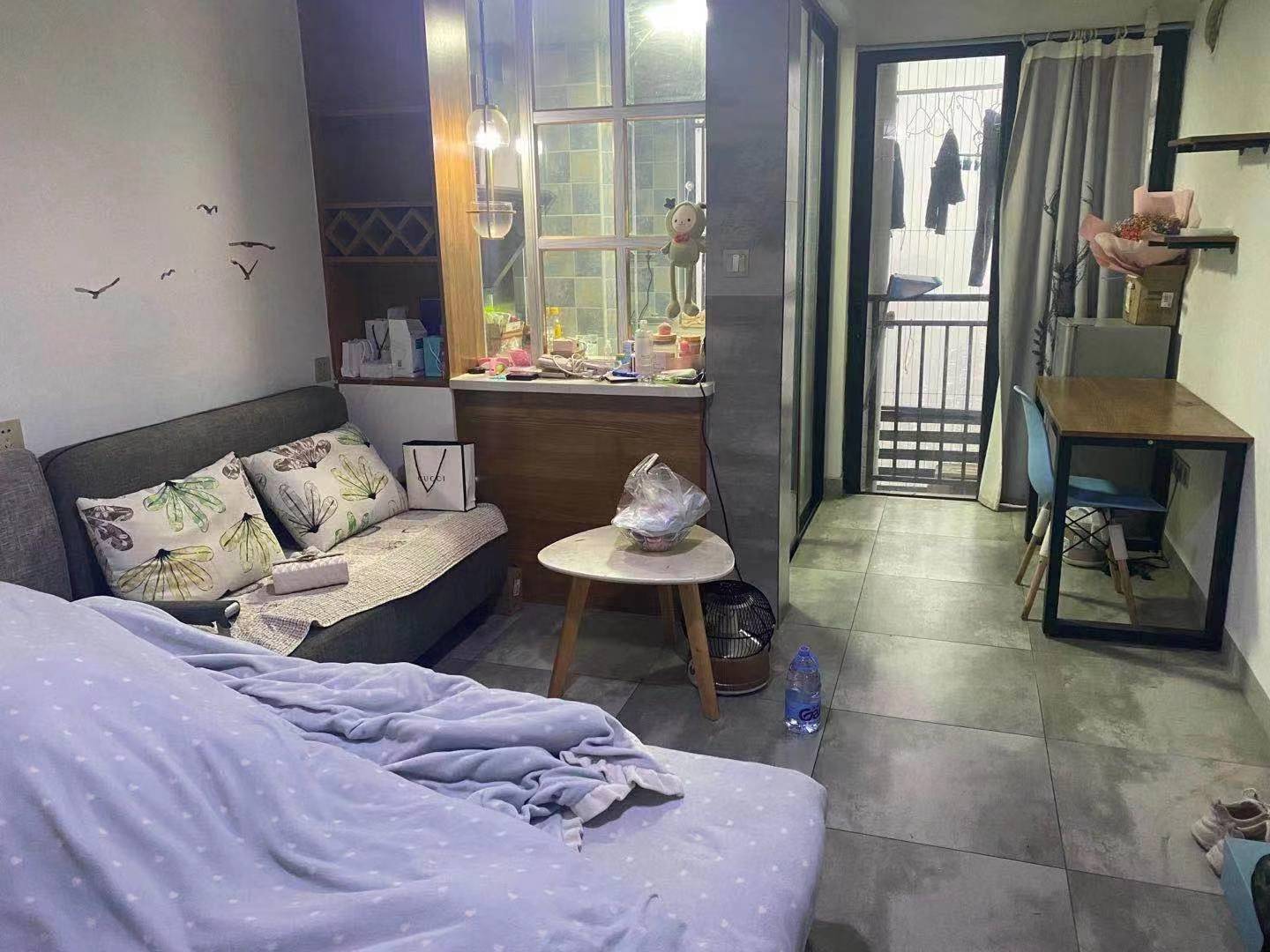 中建御山和苑 1室1厅1卫 29.0万 中建御山和苑 1室1厅1卫 29.0万客厅