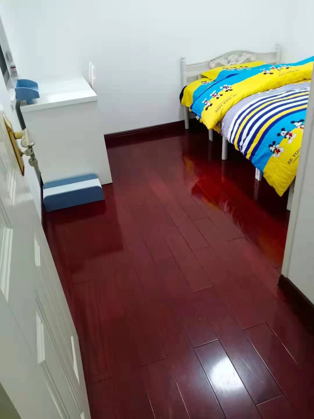 桃花缘 3室2厅2卫 2400.0元/月 桃花缘 3室2厅2卫 2400.0元/月室内图