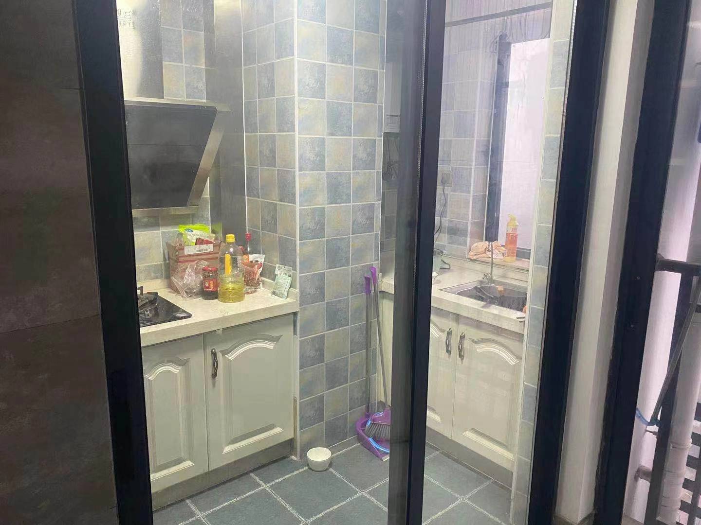 中建御山和苑 1室1厅1卫 29.0万 中建御山和苑 1室1厅1卫 29.0万客厅