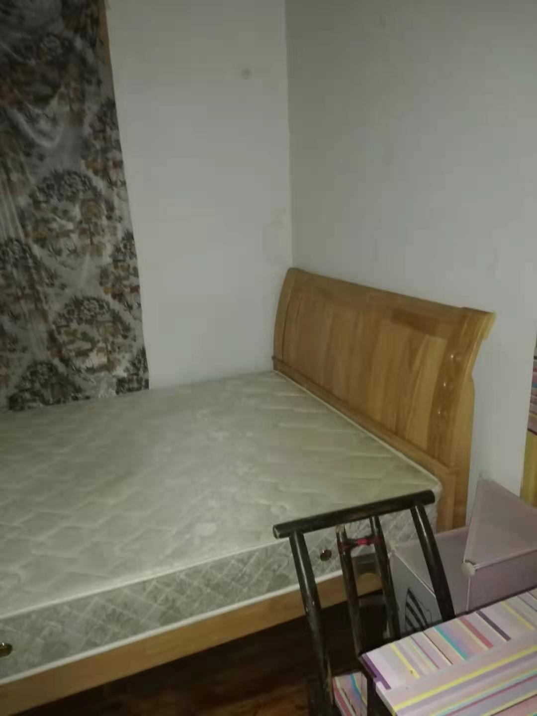 操坪社区 2室1厅1卫 1000.0元/月 操坪社区 2室1厅1卫 1000.0元/月室内图