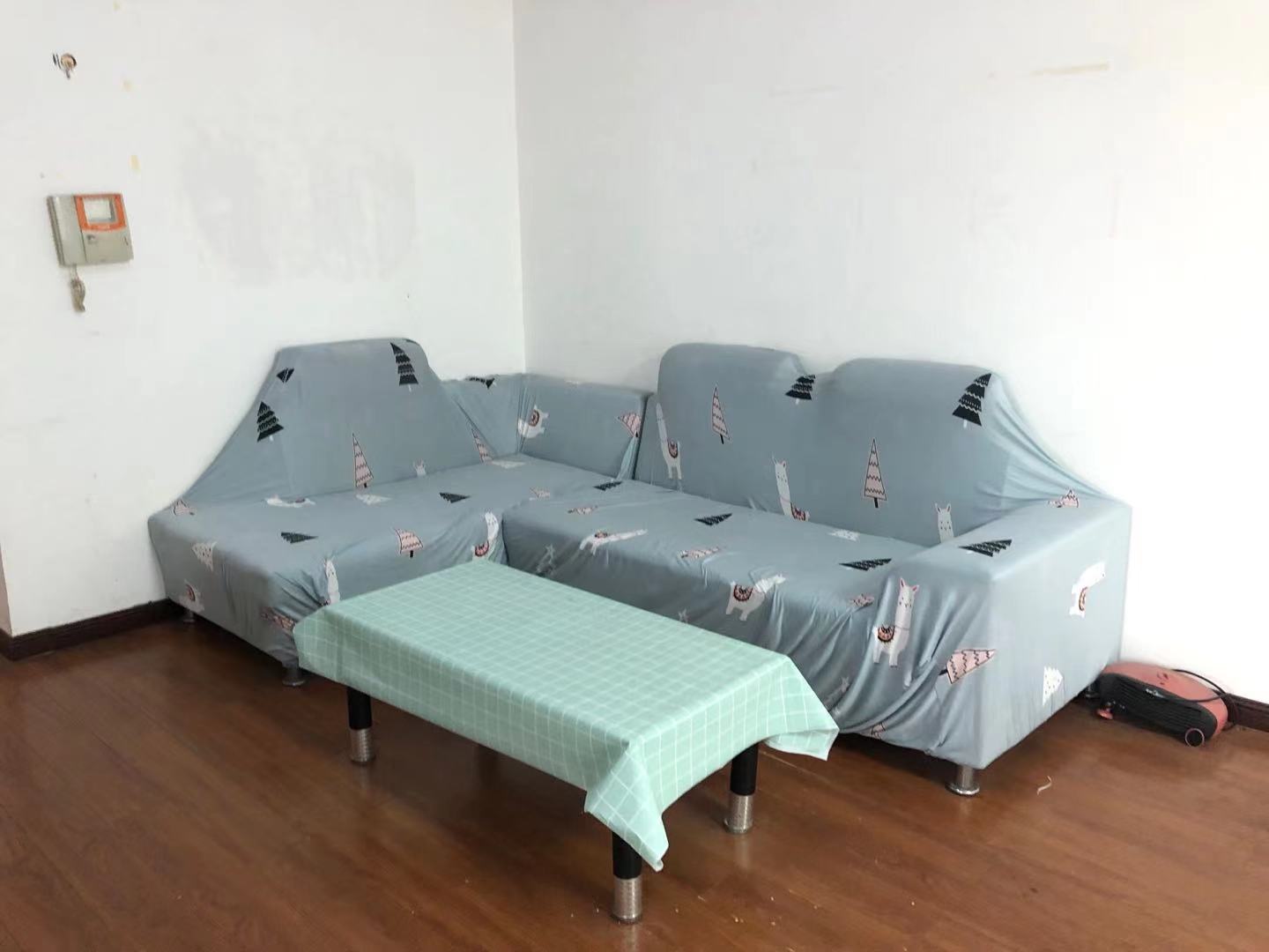 阳光新城  2室2厅1卫    1400.0元/月 阳光新城  2室2厅1卫    1400.0元/月