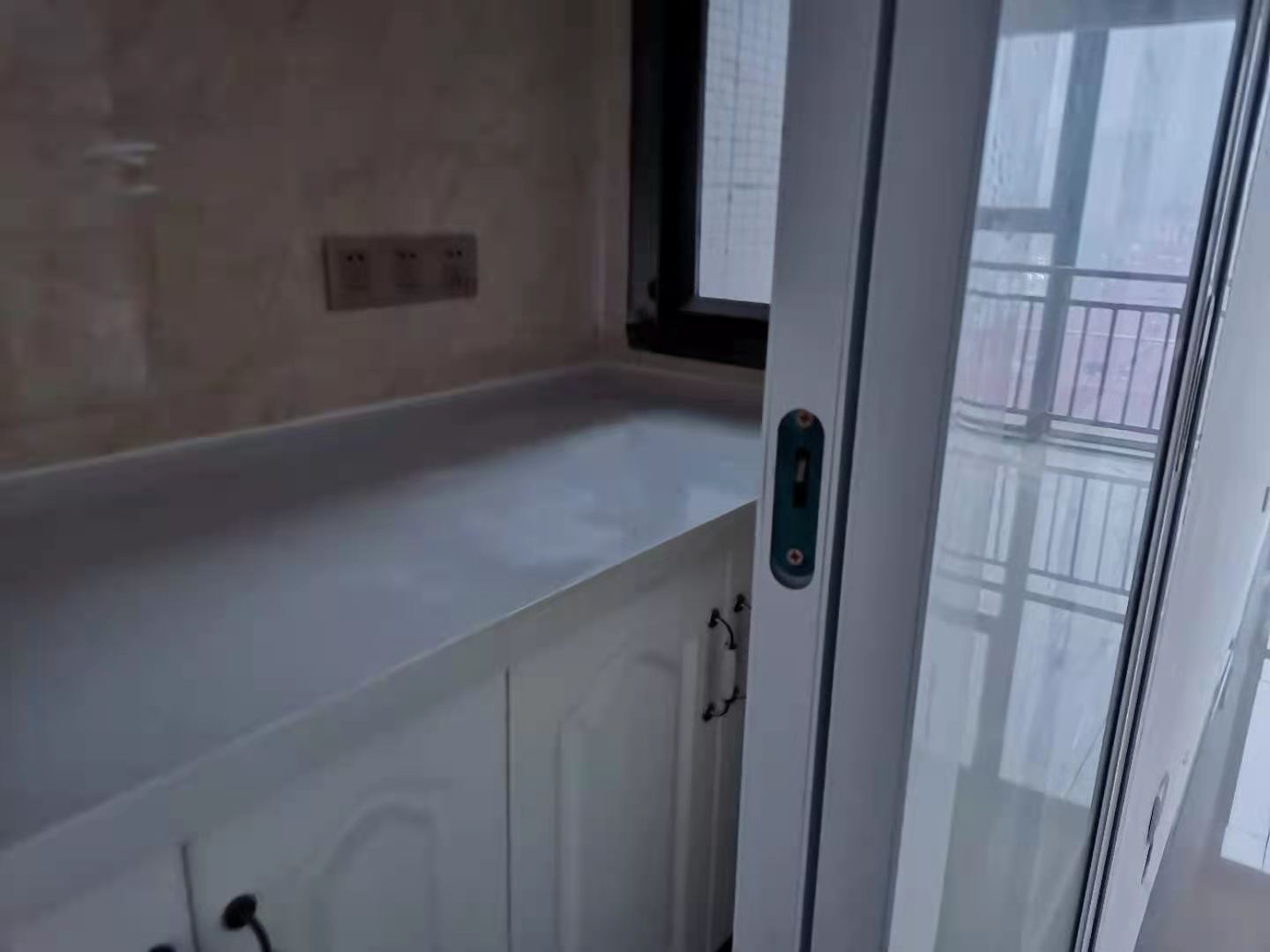 喜地时代广场(中环大厦) 1室1厅1卫 6000.0元/月 喜地时代广场(中环大厦) 1室1厅1卫 6000.0元/月室内图