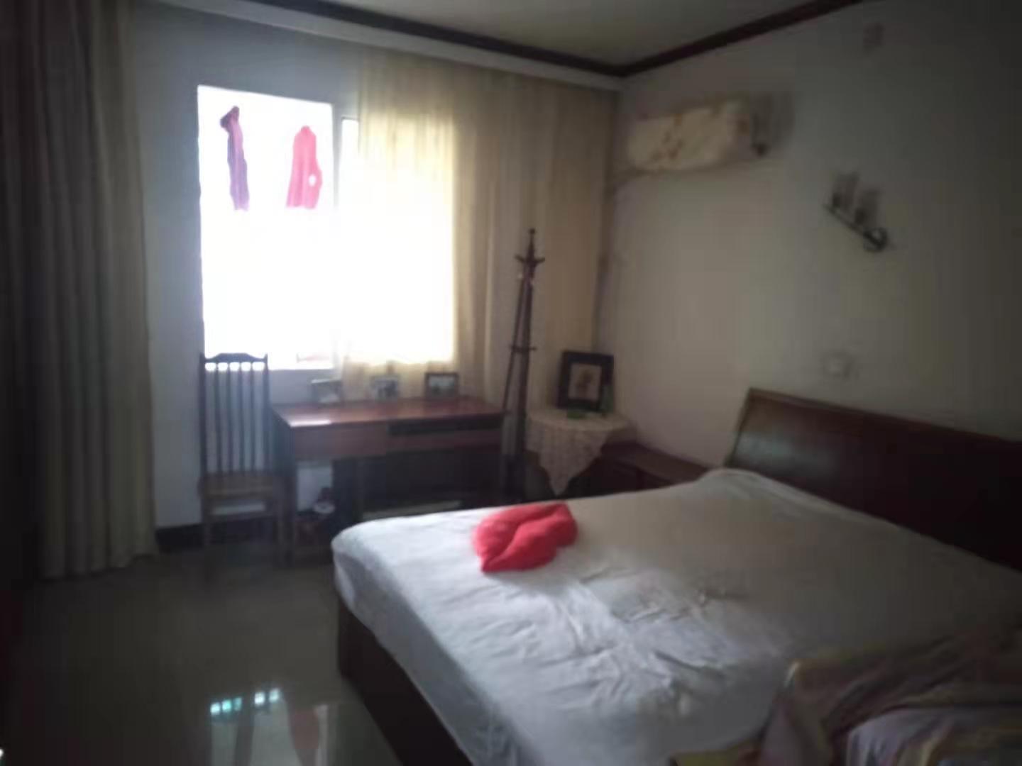 碧翠园石油住宅小区  3室2厅2卫    63.0万卧室