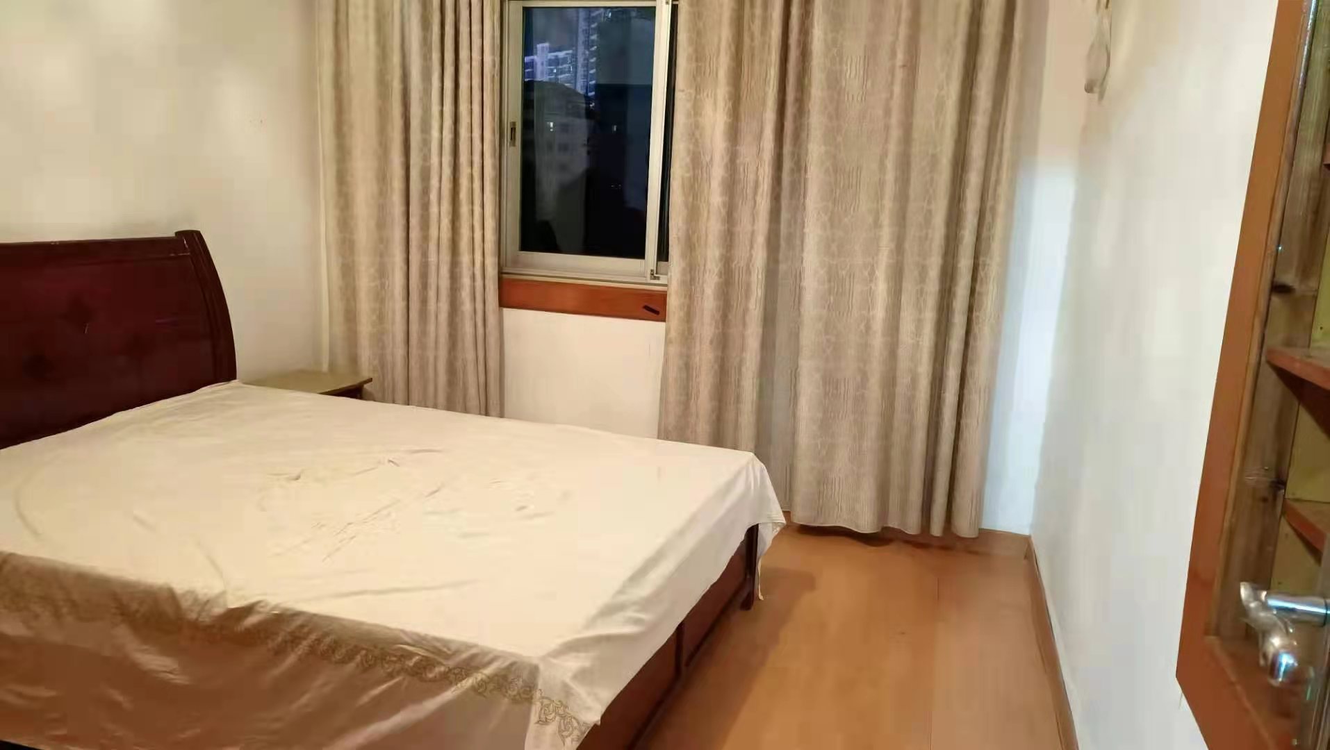 线路局红旗中路33号 2室2厅1卫 1050.0元/月 线路局红旗中路33号 2室2厅1卫 1050.0元/月室内图