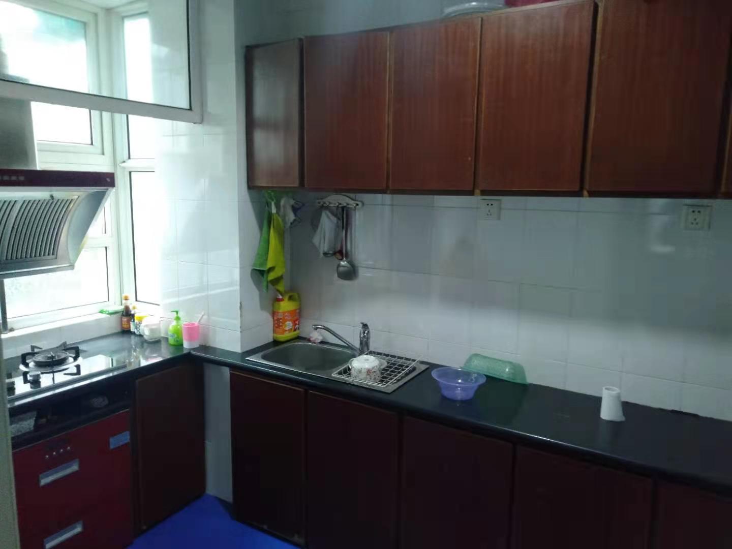 碧翠园石油住宅小区  3室2厅2卫    63.0万厨房