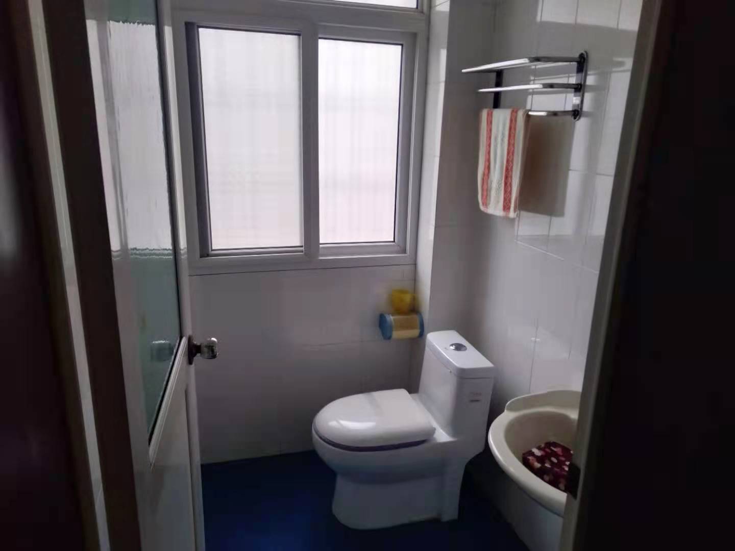 碧翠园石油住宅小区  3室2厅2卫    63.0万卫生间