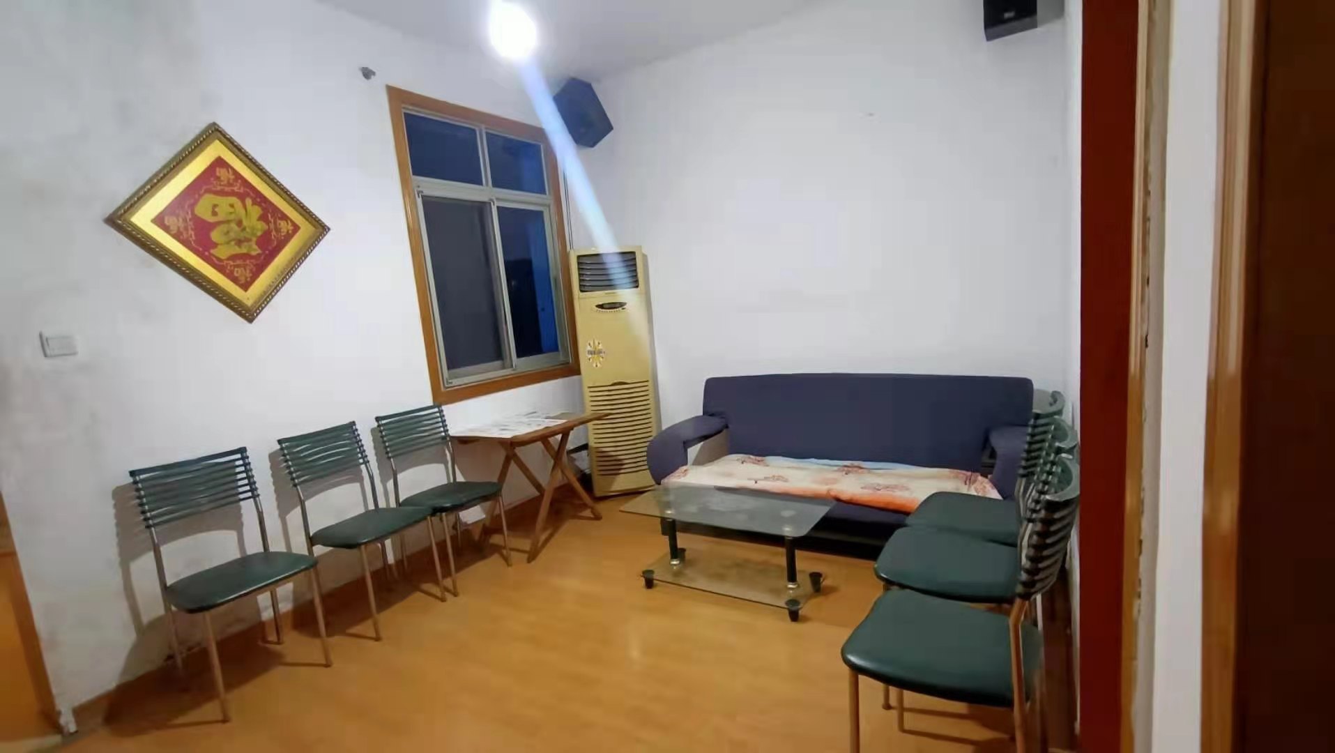 线路局红旗中路33号 2室2厅1卫 1050.0元/月 线路局红旗中路33号 2室2厅1卫 1050.0元/月室内图