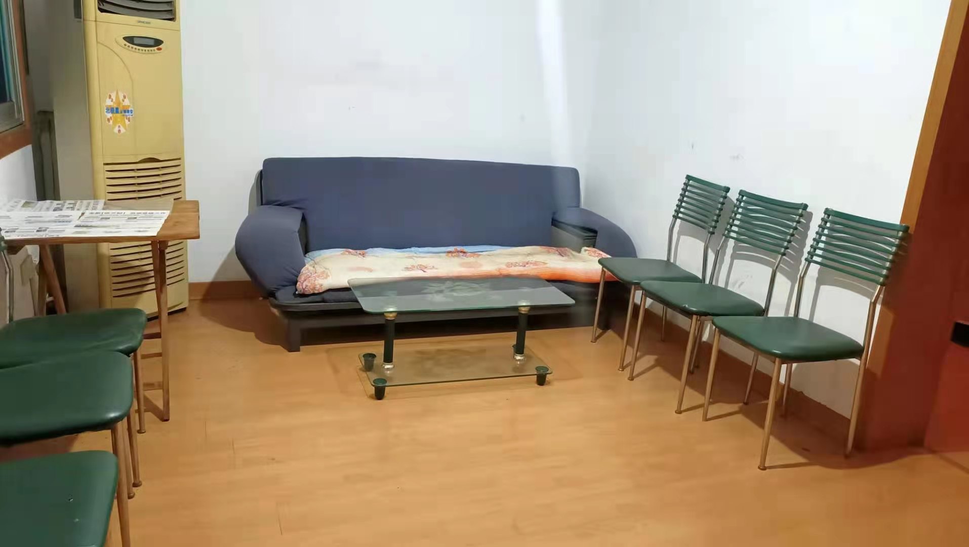 线路局红旗中路33号 2室2厅1卫 1050.0元/月 线路局红旗中路33号 2室2厅1卫 1050.0元/月室内图