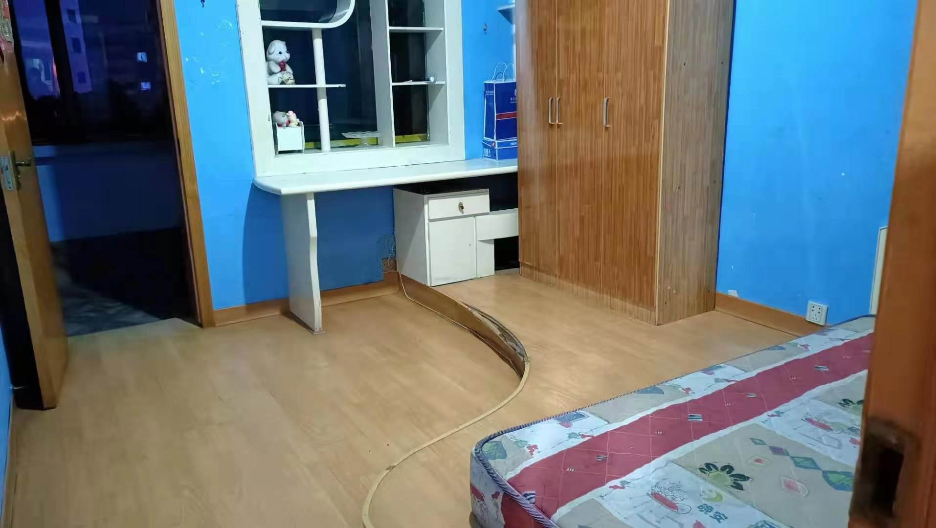 线路局红旗中路33号 2室2厅1卫 1050.0元/月 线路局红旗中路33号 2室2厅1卫 1050.0元/月室内图