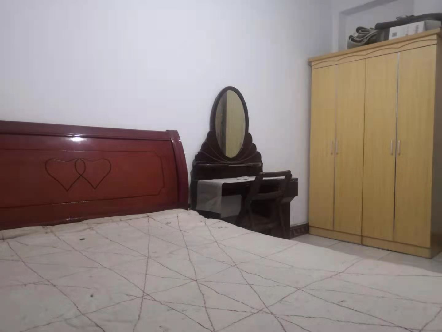 新华一村 1室1厅1卫 800.00元/月 新华一村 1室1厅1卫 800.00元/月室内图