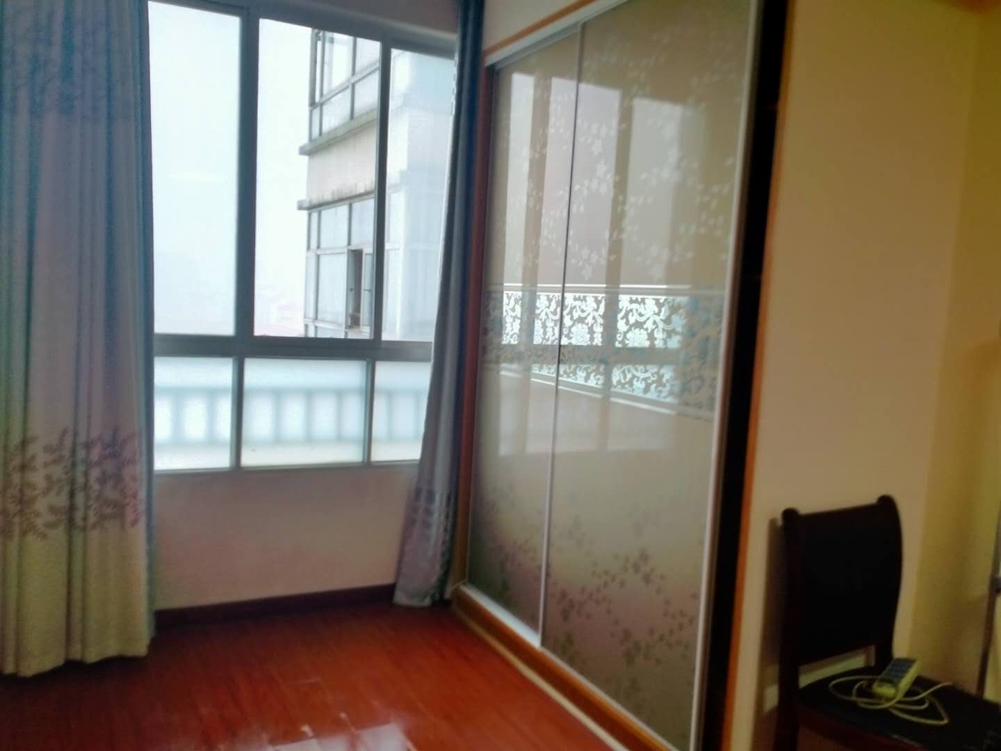 鸿泰国际 2室2厅1卫 1400.0元/月 鸿泰国际 2室2厅1卫 1400.0元/月室内图