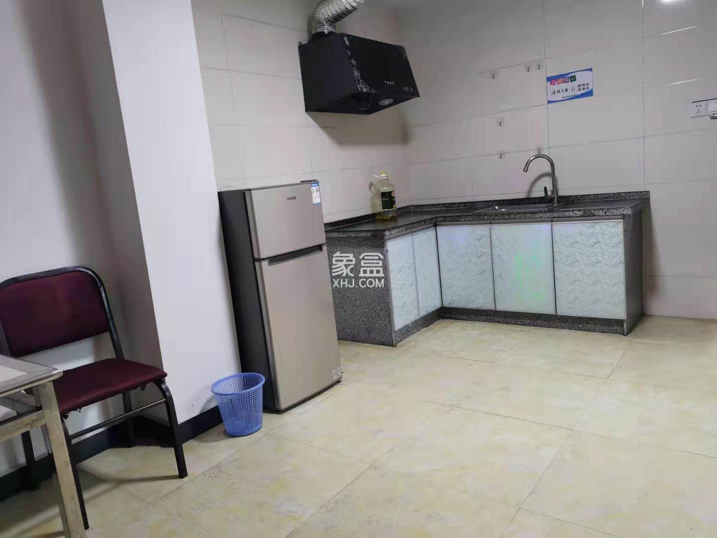 赫山庙步行街步步高超市住宅楼  1室1厅1卫    700.0元/月