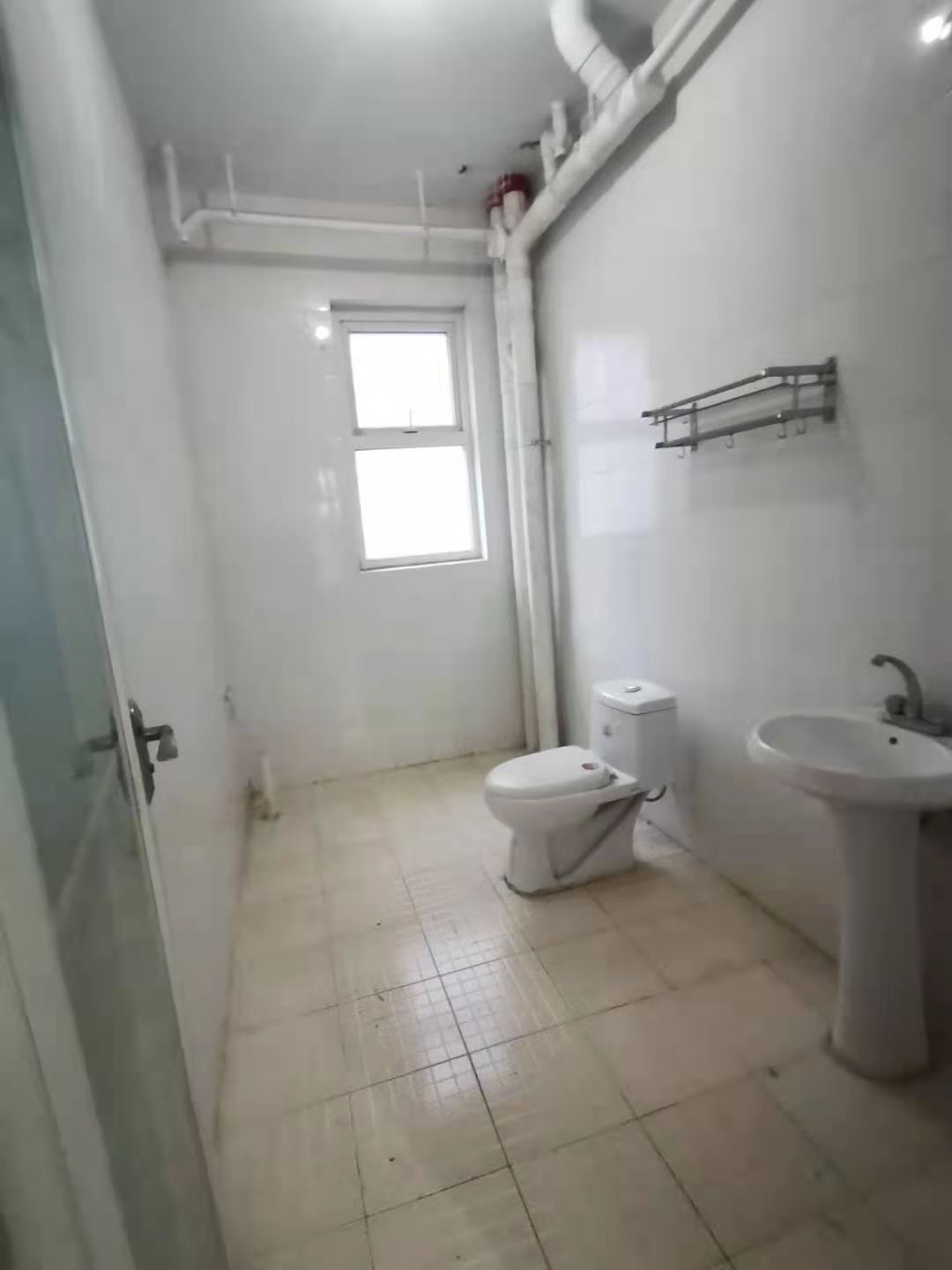 南湖春天  3室2厅2卫    1600.0元/月 南湖春天  3室2厅2卫    1600.0元/月