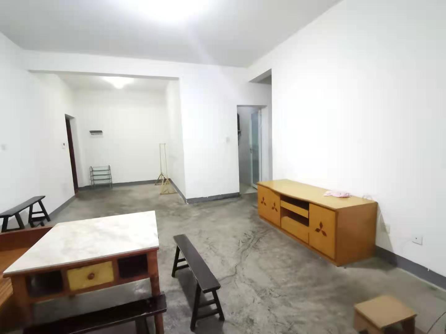 南湖春天  3室2厅2卫    1600.0元/月室内图