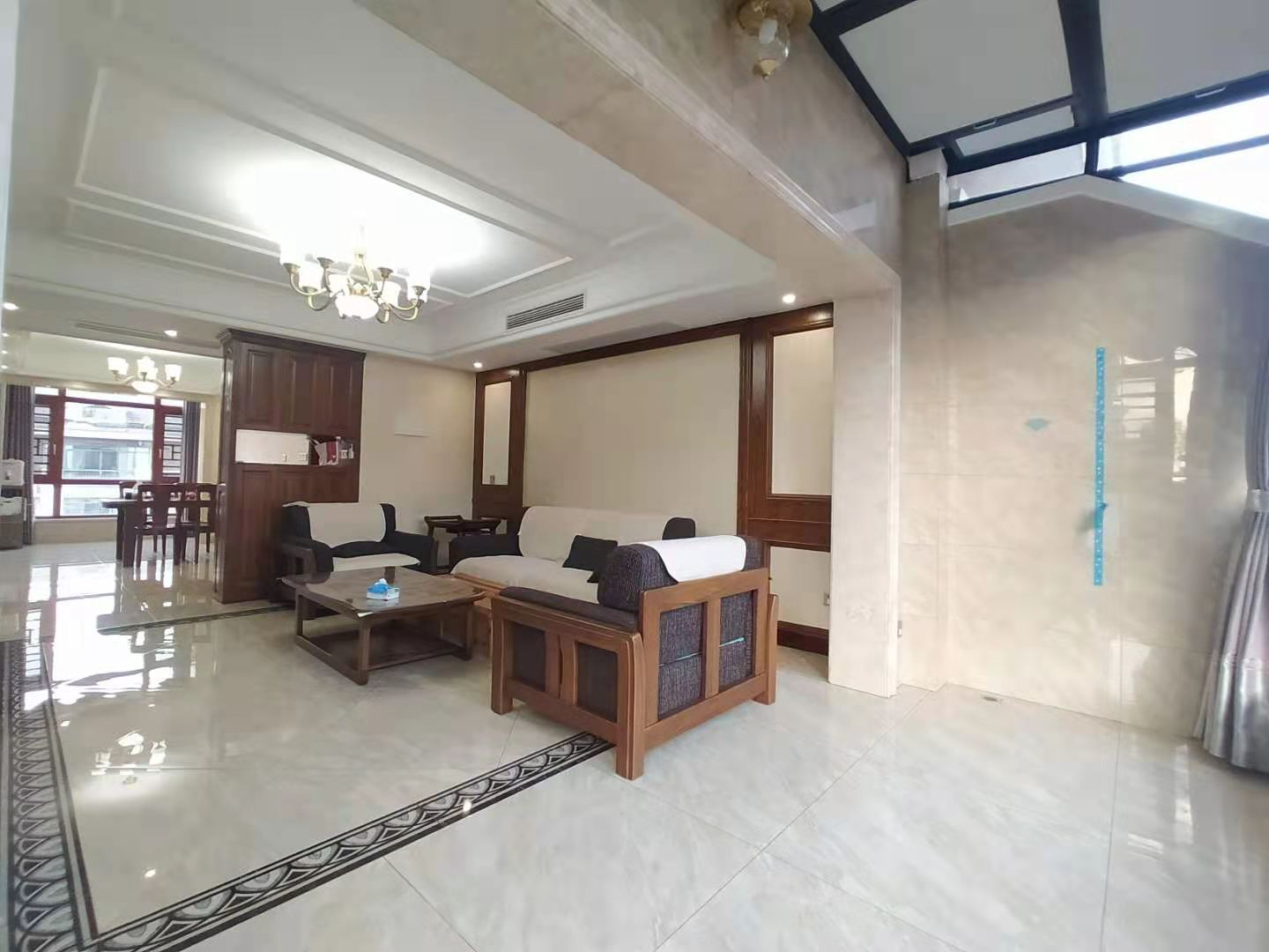 耀江花园东湖居 5室2厅2卫 3800.0元/月 耀江花园东湖居 5室2厅2卫 3800.0元/月室内图