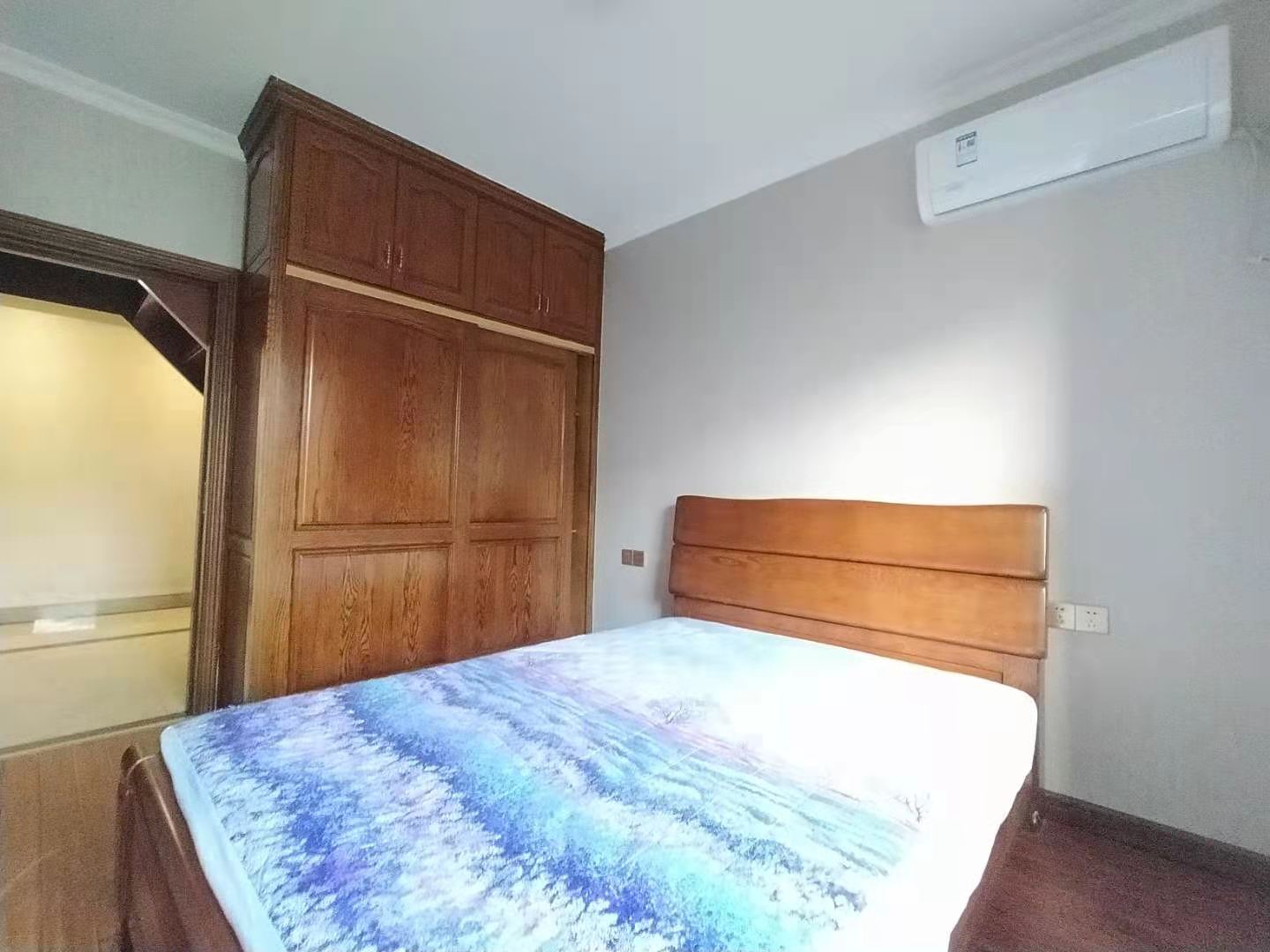 耀江花园东湖居 5室2厅2卫 3800.0元/月 耀江花园东湖居 5室2厅2卫 3800.0元/月室内图