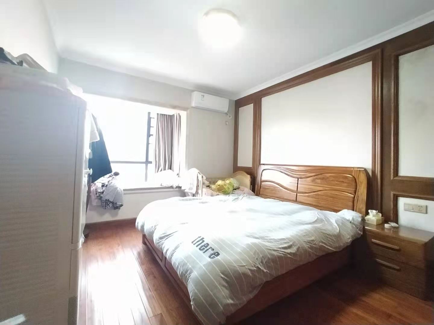 耀江花园东湖居 5室2厅2卫 3800.0元/月 耀江花园东湖居 5室2厅2卫 3800.0元/月室内图