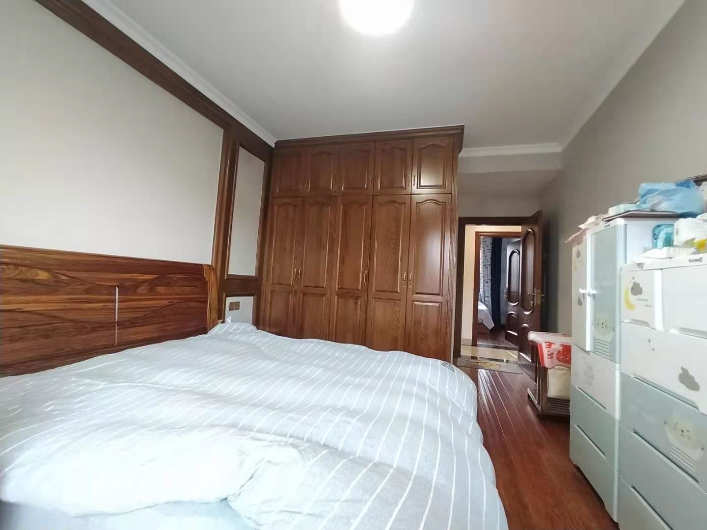 耀江花园东湖居 5室2厅2卫 3800.0元/月 耀江花园东湖居 5室2厅2卫 3800.0元/月室内图