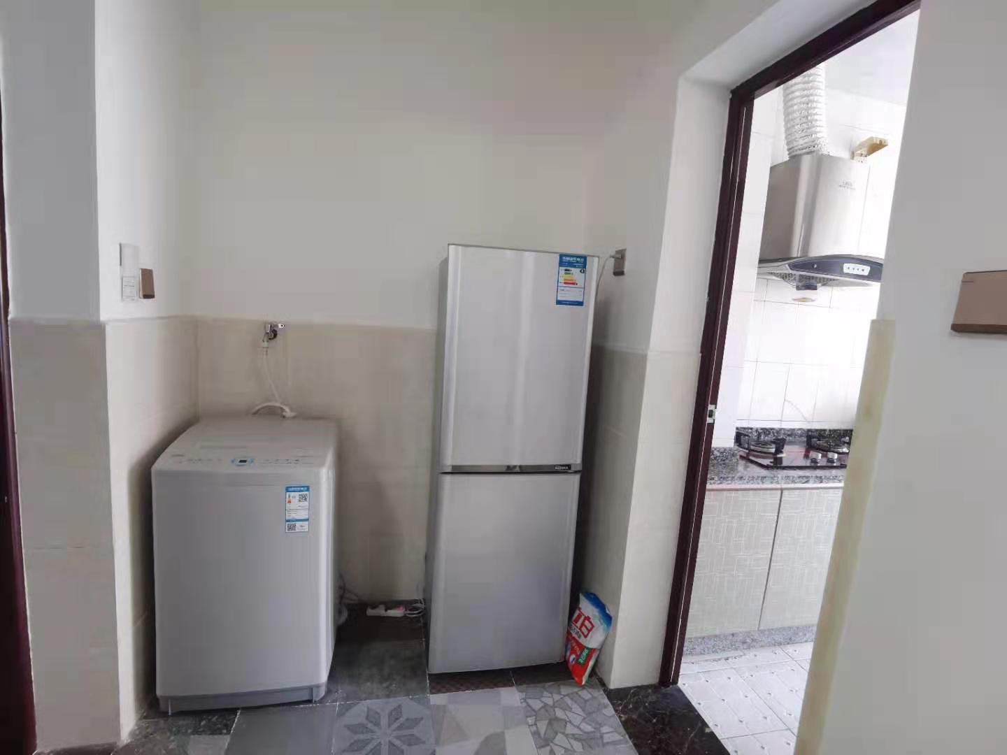 南湖锦苑 1室1厅1卫 1600.0元/月 南湖锦苑 1室1厅1卫 1600.0元/月室内图