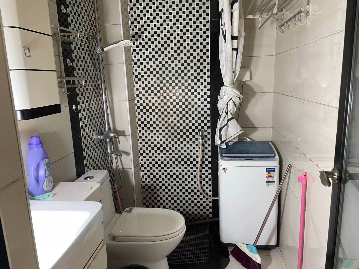 丰园公寓 1室1厅1卫 1300.0元/月 丰园公寓 1室1厅1卫 1300.0元/月室内图