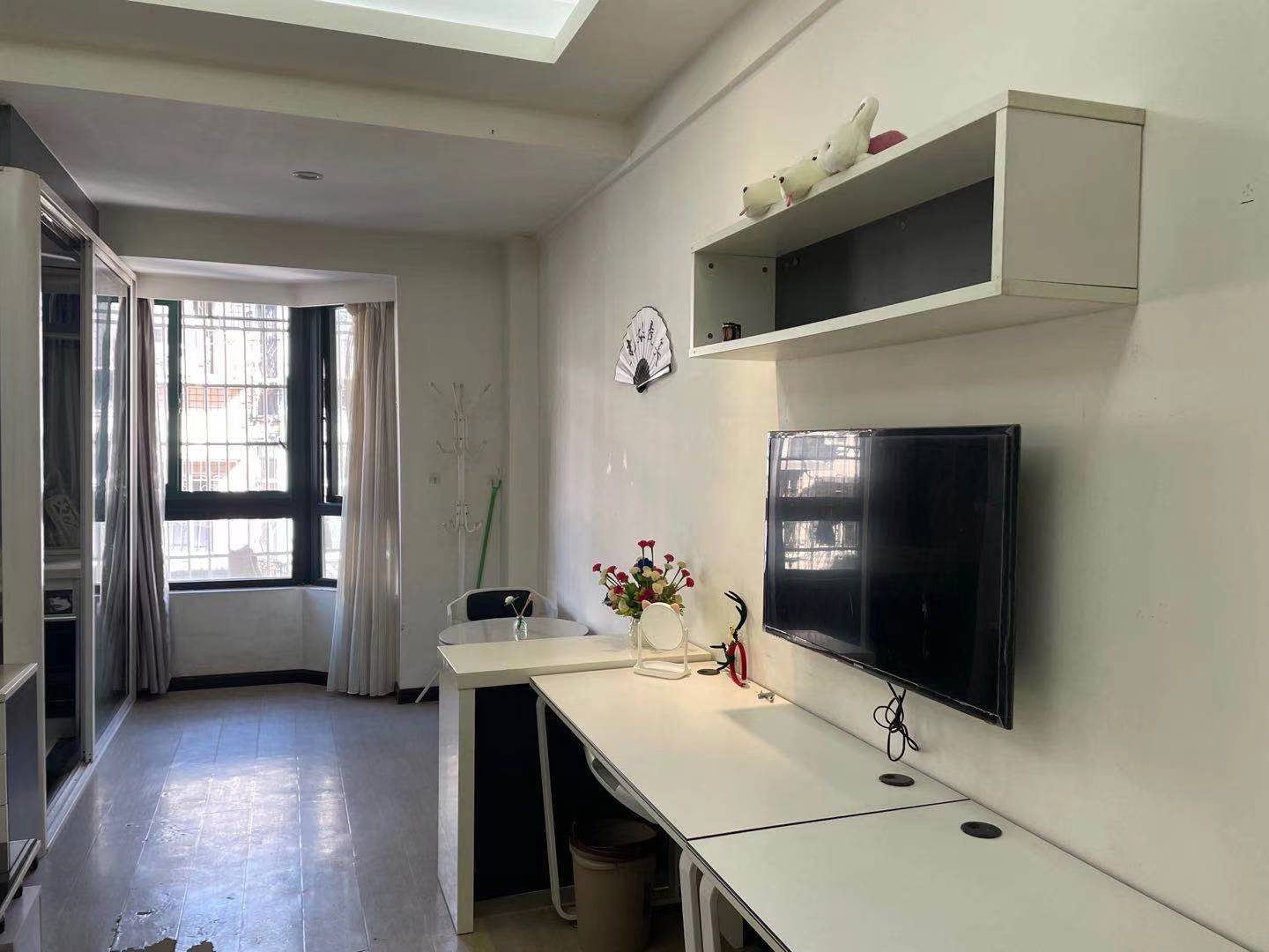 丰园公寓 1室1厅1卫 1300.0元/月 丰园公寓 1室1厅1卫 1300.0元/月室内图