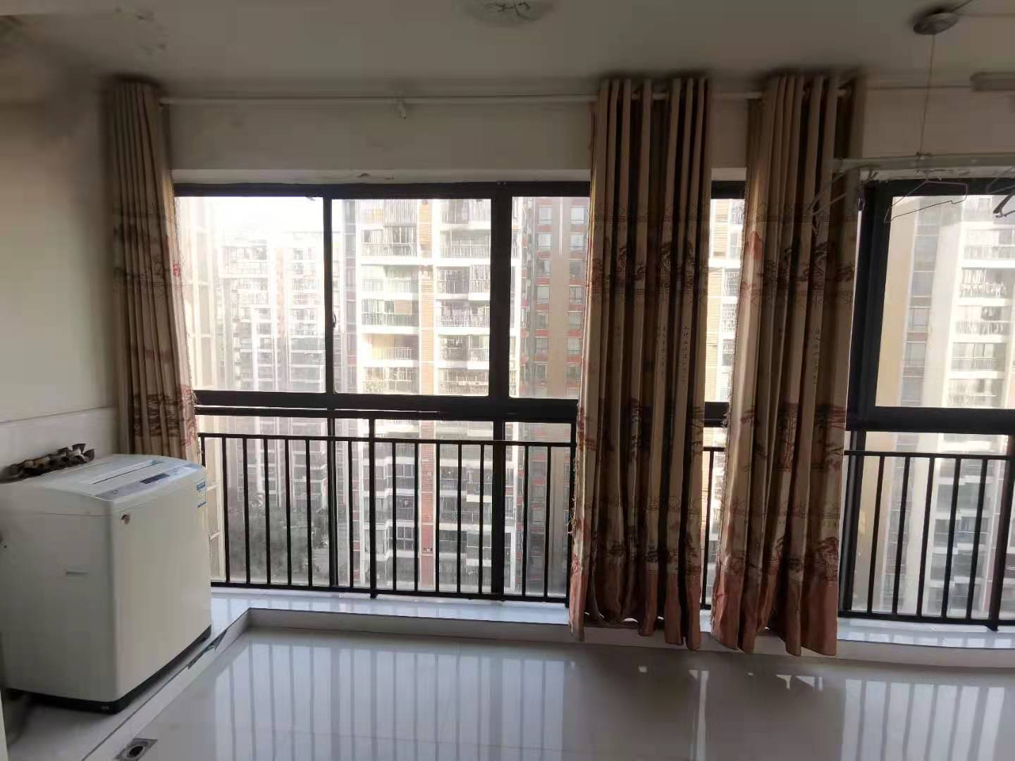 愉景湾东域  3室2厅1卫   1800.00元/月室内图