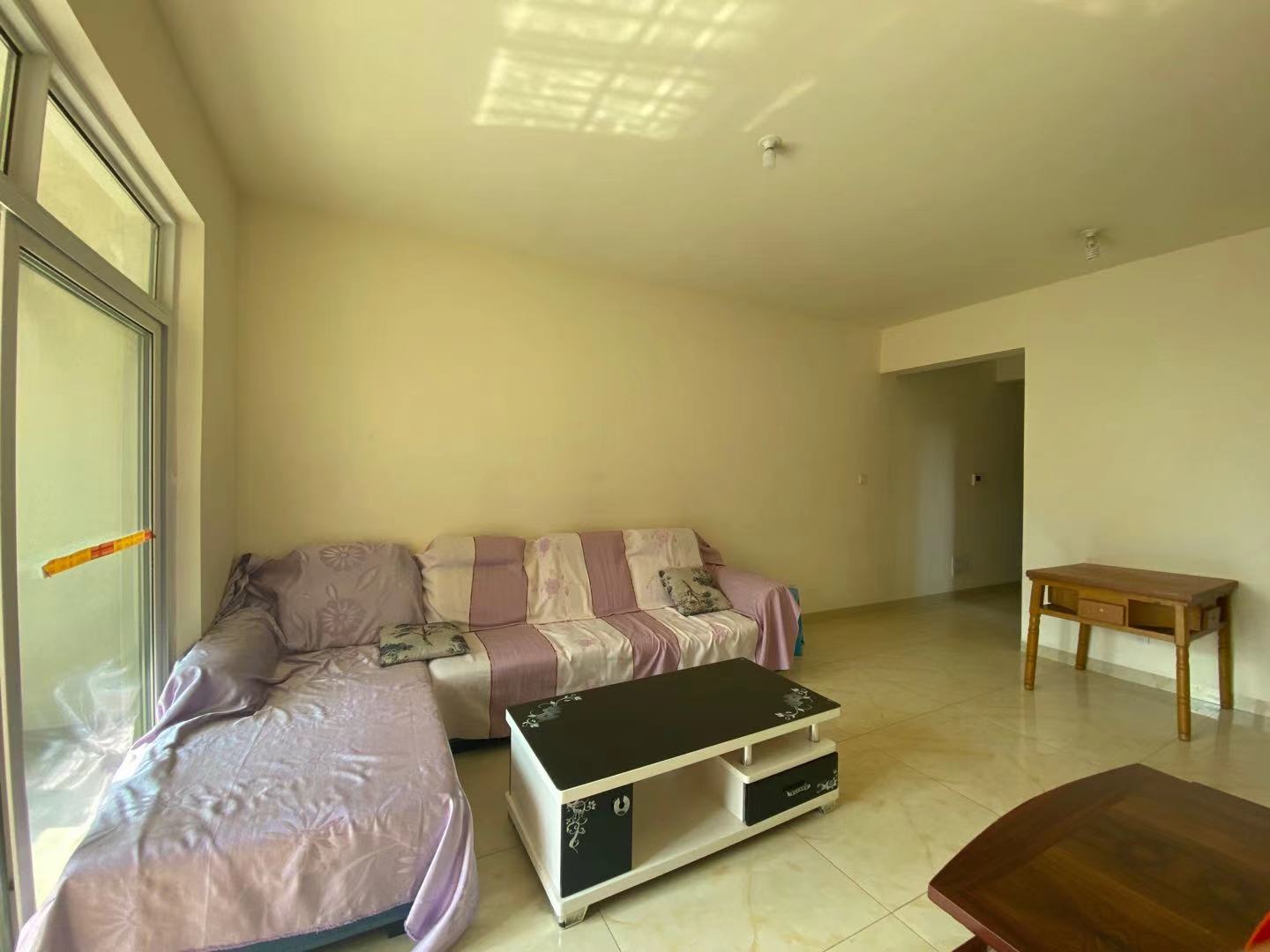 南湖春天 2室2厅1卫 1800.0元/月 南湖春天 2室2厅1卫 1800.0元/月室内图