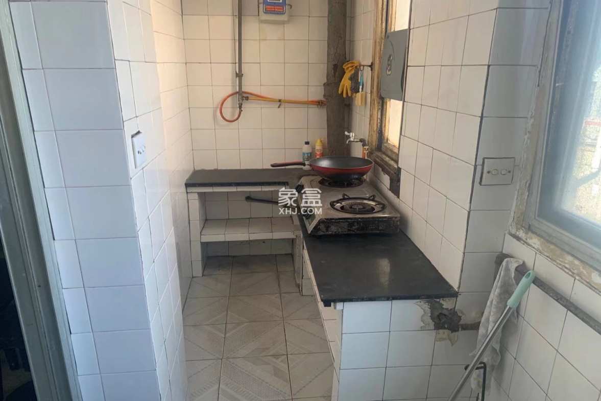 沿江南路散盘 2室1厅1卫 800.0元/月 沿江南路散盘 2室1厅1卫 800.0元/月室内图