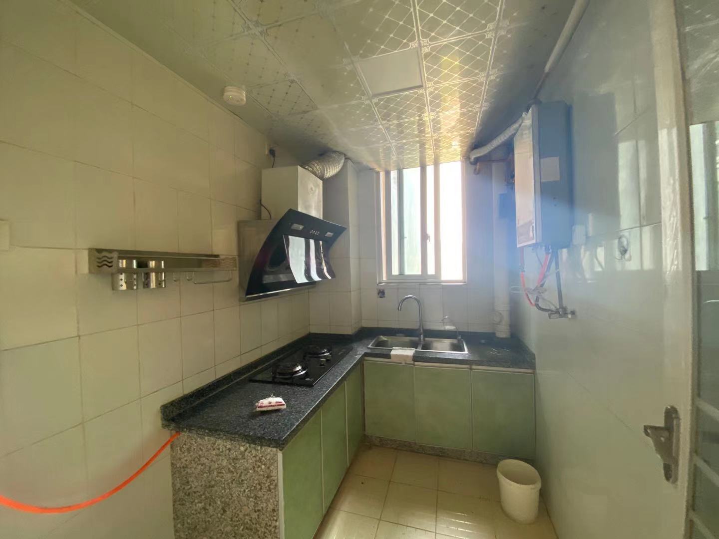 南湖春天 2室2厅1卫 1800.0元/月 南湖春天 2室2厅1卫 1800.0元/月室内图