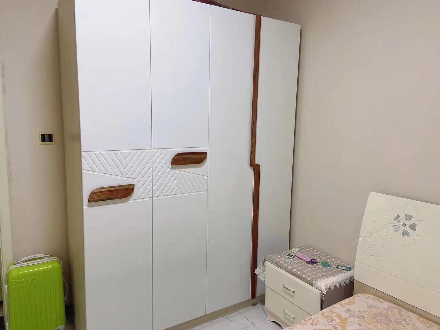 南湖春天  1室1厅1卫   1500.00元/月室内图