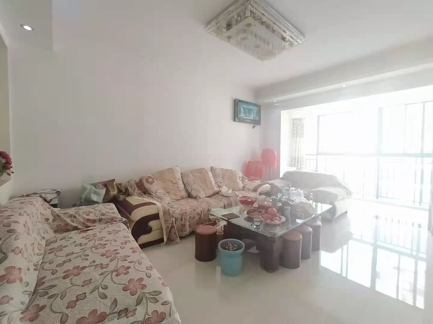 愉景湾东域  3室2厅2卫   2600.00元/月室内图