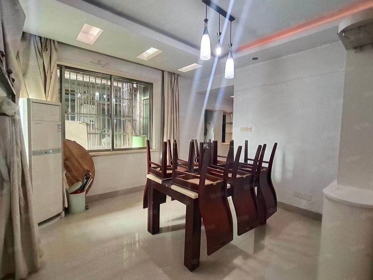 政华嘉园  2室2厅1卫    1400.0元/月 政华嘉园  2室2厅1卫    1400.0元/月室内图