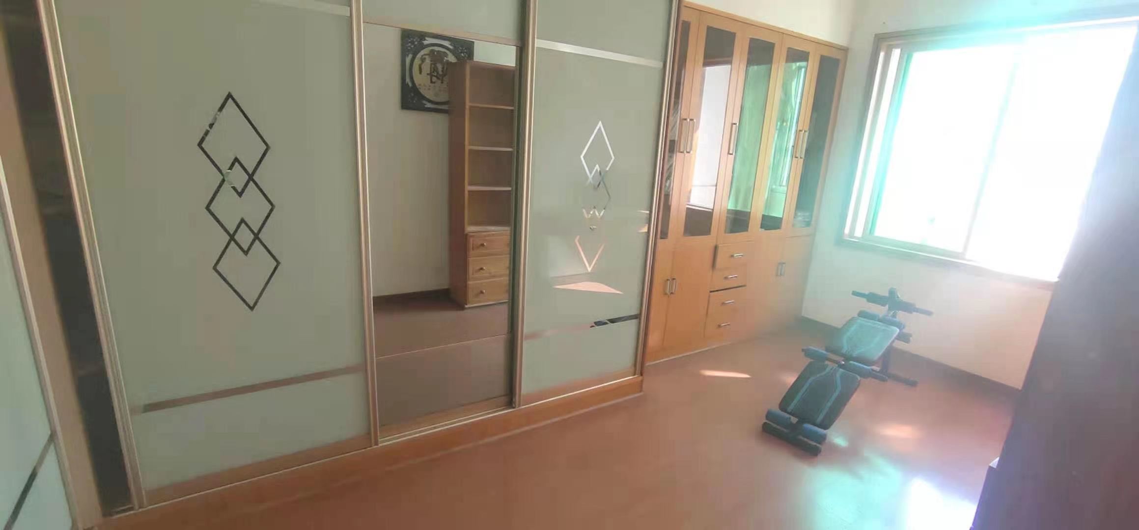 熹悦花都 7室2厅3卫 2700.0元/月 熹悦花都 7室2厅3卫 2700.0元/月室内图