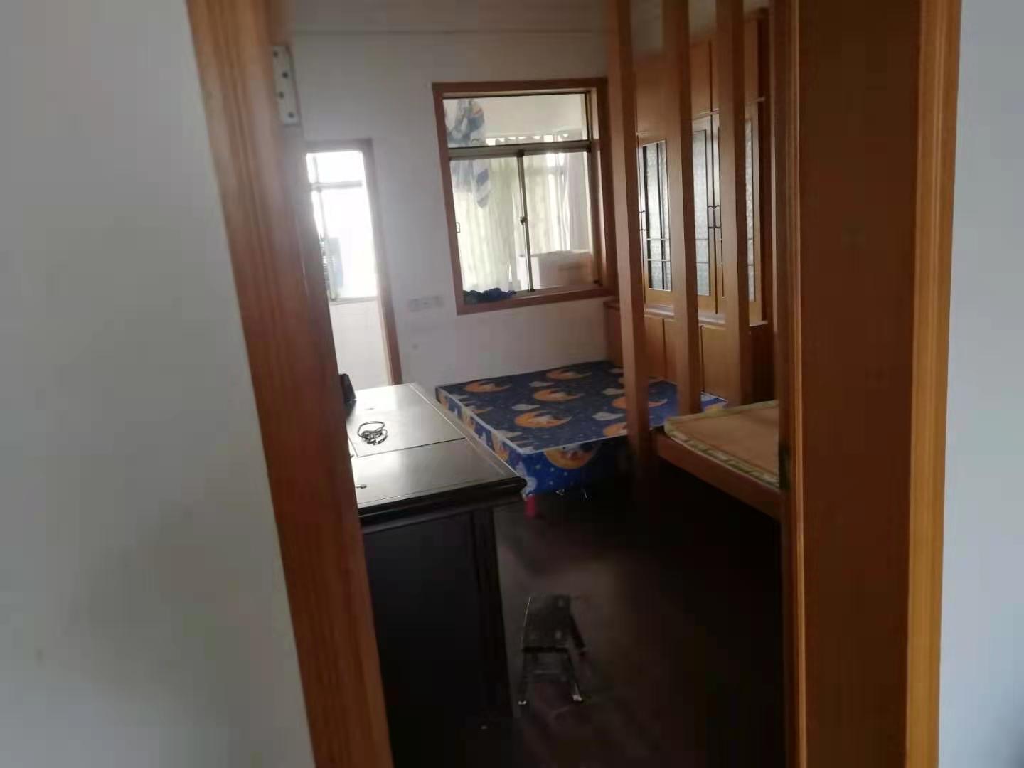 芙蓉公寓 3室2厅1卫 1300.0元/月 芙蓉公寓 3室2厅1卫 1300.0元/月室内图