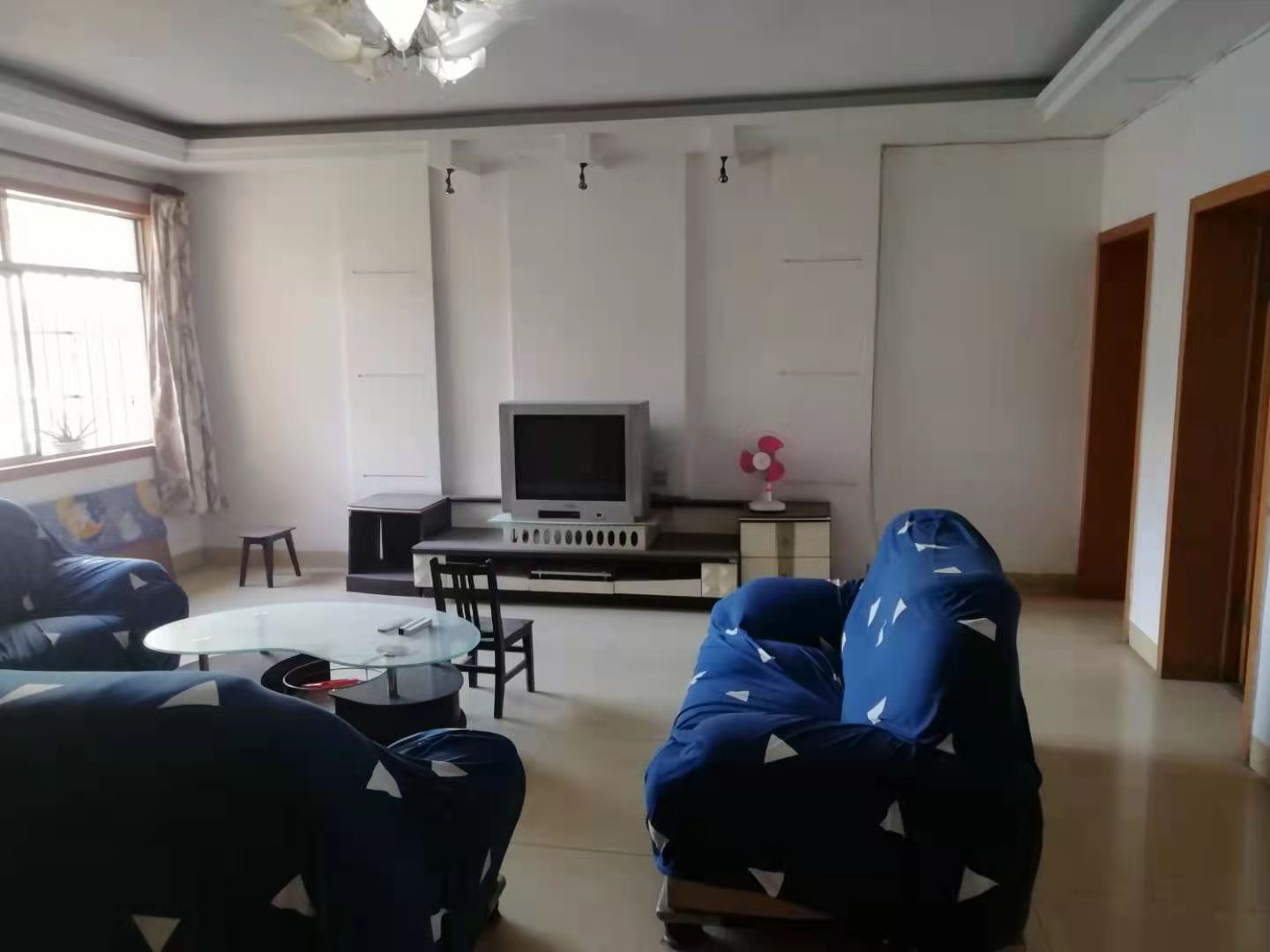 芙蓉公寓 3室2厅1卫 1300.0元/月 芙蓉公寓 3室2厅1卫 1300.0元/月室内图