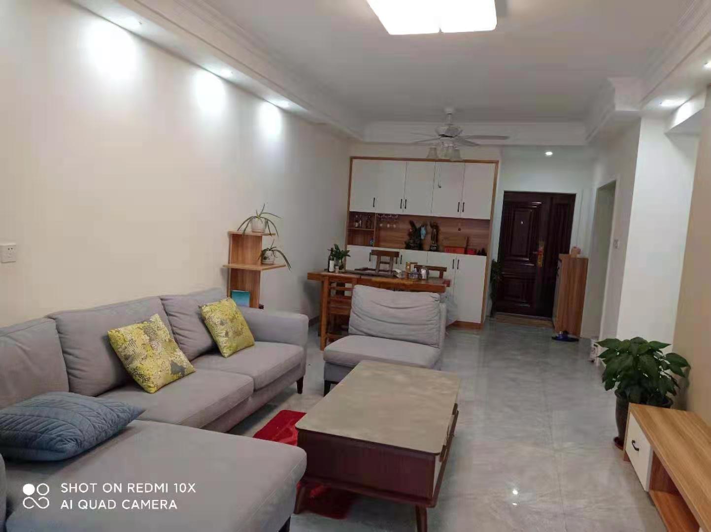 梓山湖领御  2室2厅1卫    80.0万 梓山湖领御  2室2厅1卫    80.0万客厅