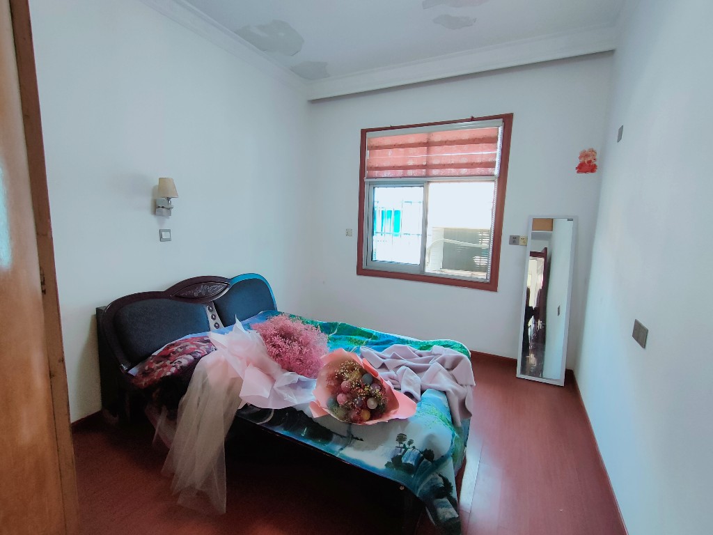 解放街散盘 2室2厅1卫 1100.0元/月 解放街散盘 2室2厅1卫 1100.0元/月室内图