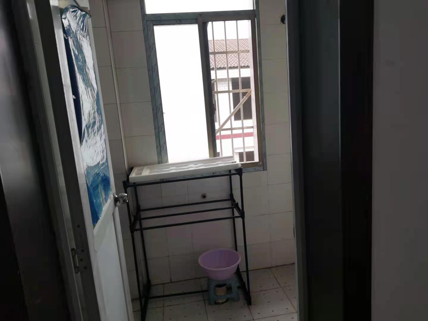 羊舞岭小区 2室2厅2卫 850.0元/月 羊舞岭小区 2室2厅2卫 850.0元/月室内图