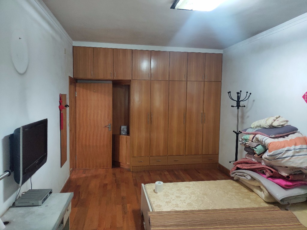 冶金工业学校大坪路19号 3室2厅0卫 1200.0元/月 冶金工业学校大坪路19号 3室2厅0卫 1200.0元/月室内图