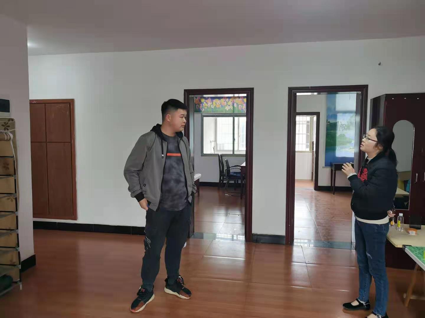 羊舞岭小区 2室2厅2卫 850.0元/月 羊舞岭小区 2室2厅2卫 850.0元/月室内图