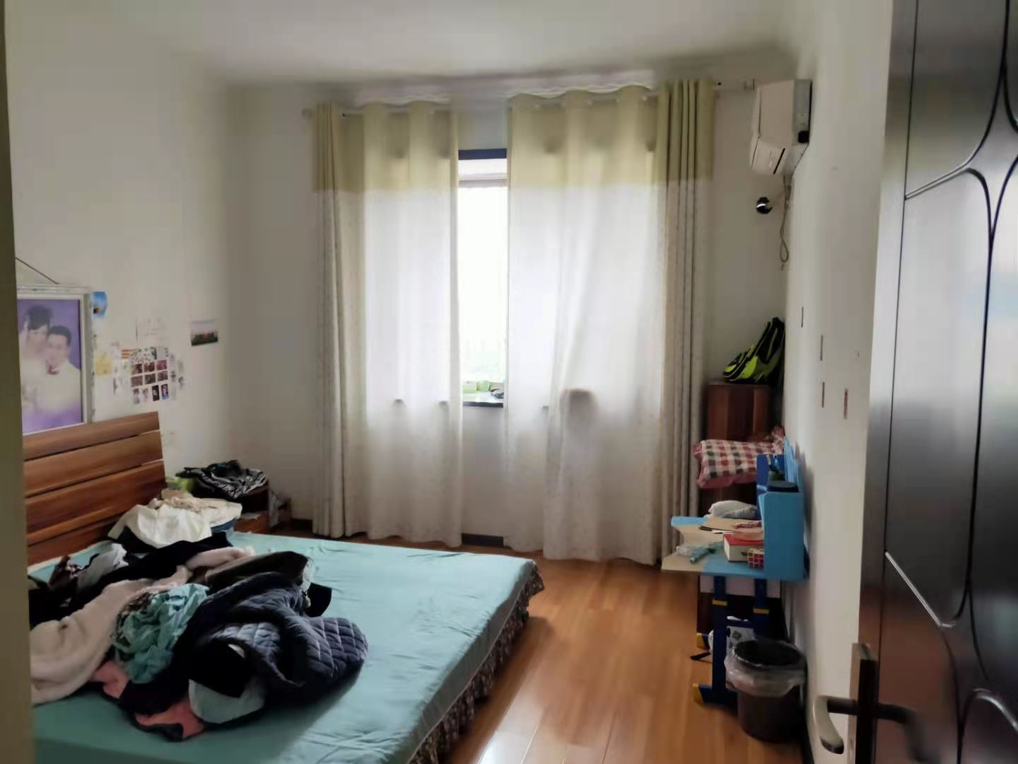 大桃路鑫桃苑安置小区  6室3厅3卫    72.8万卧室