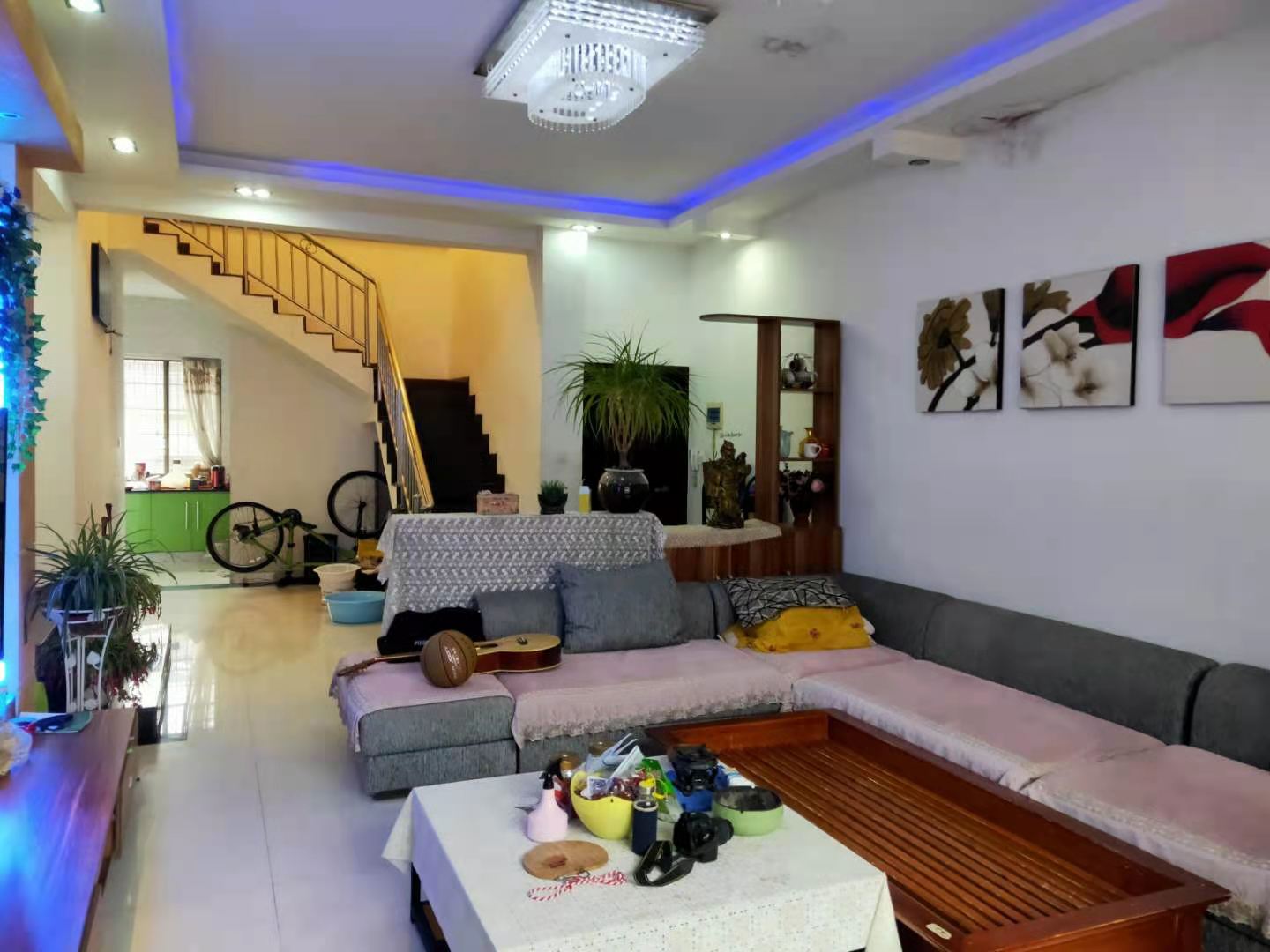 大桃路鑫桃苑安置小区  6室3厅3卫    72.8万 大桃路鑫桃苑安置小区  6室3厅3卫    72.8万卧室