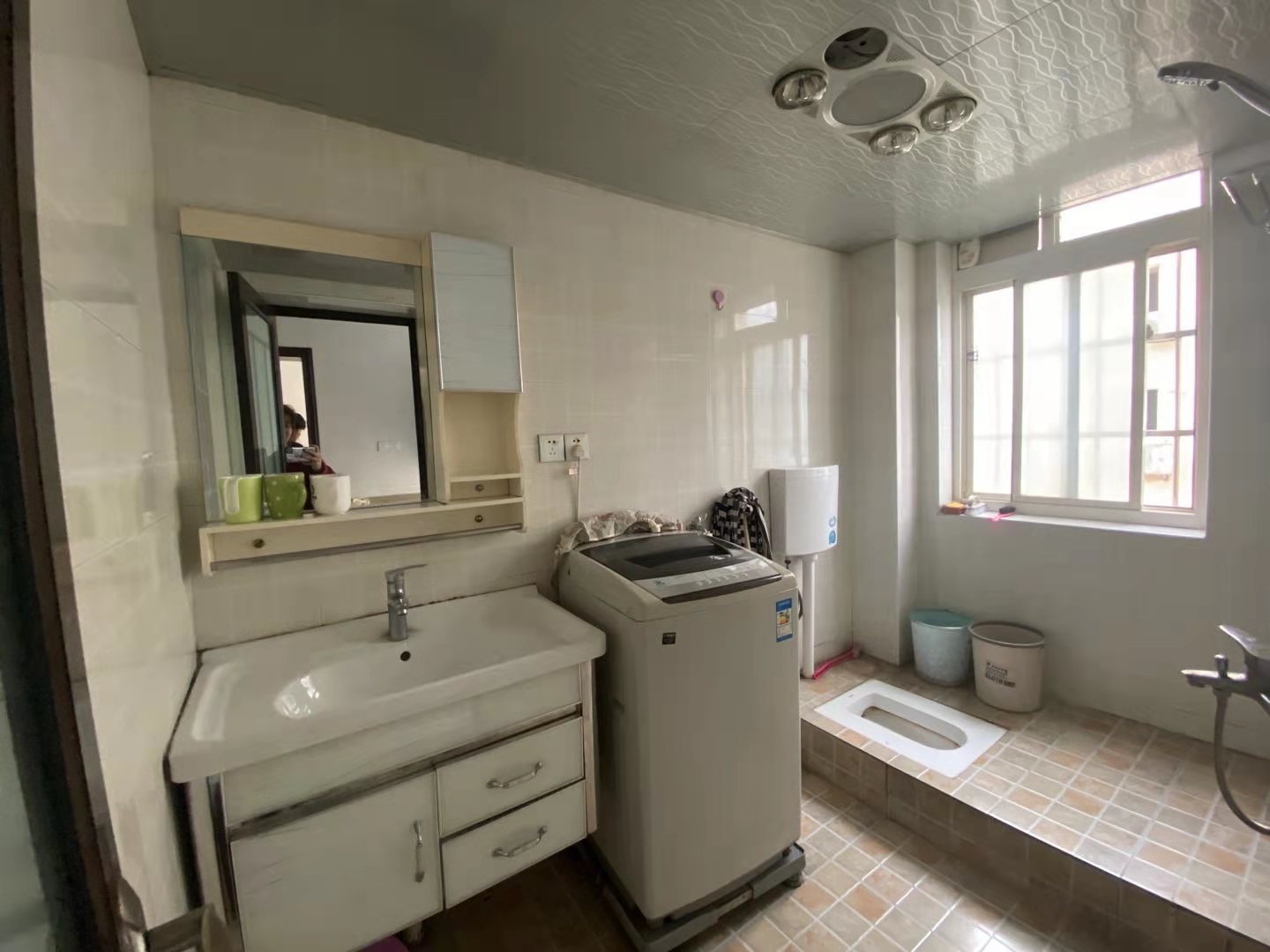 映荷园 3室2厅1卫 1200.0元/月 映荷园 3室2厅1卫 1200.0元/月室内图