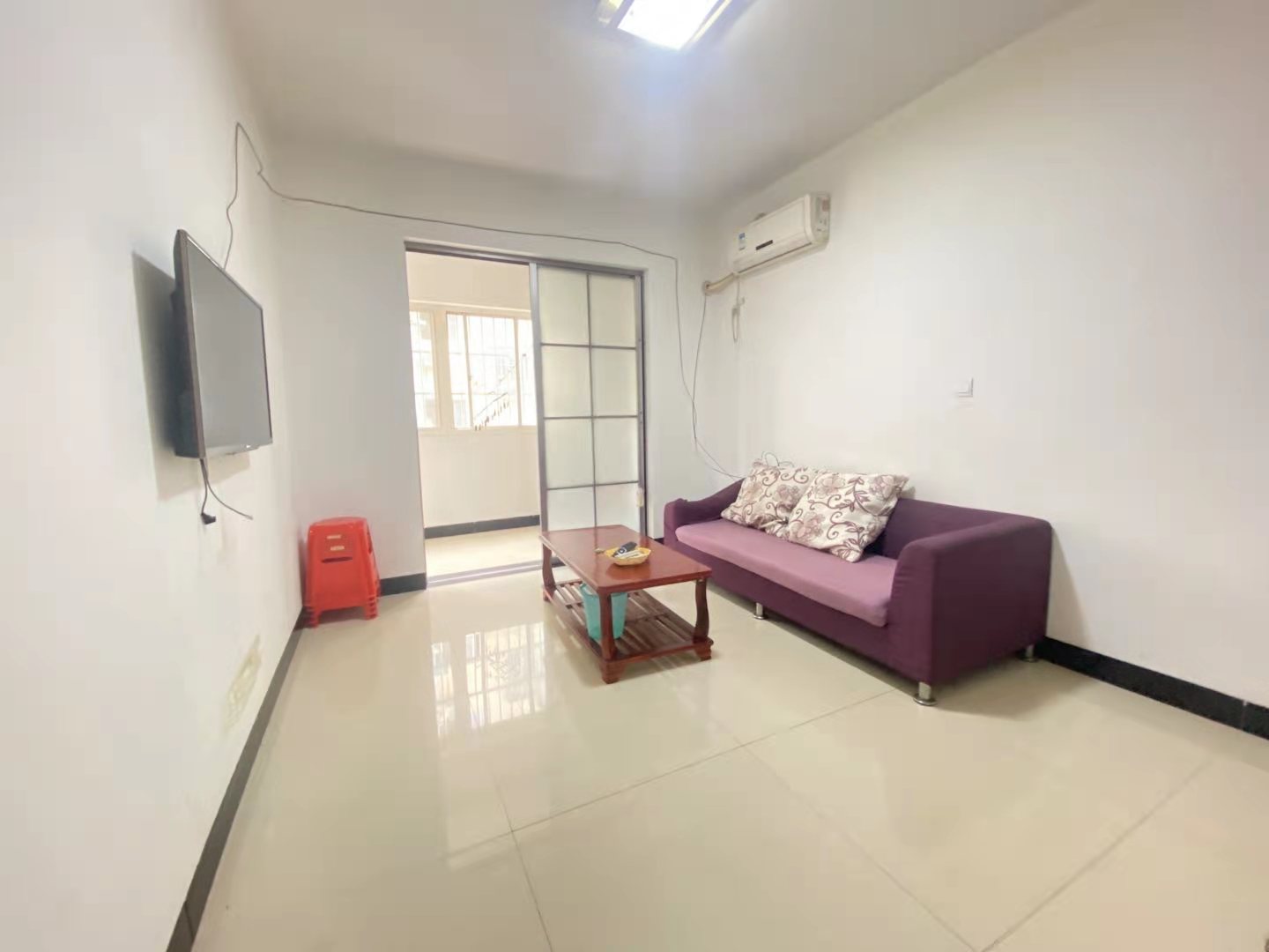 映荷园 3室2厅1卫 1200.0元/月 映荷园 3室2厅1卫 1200.0元/月室内图