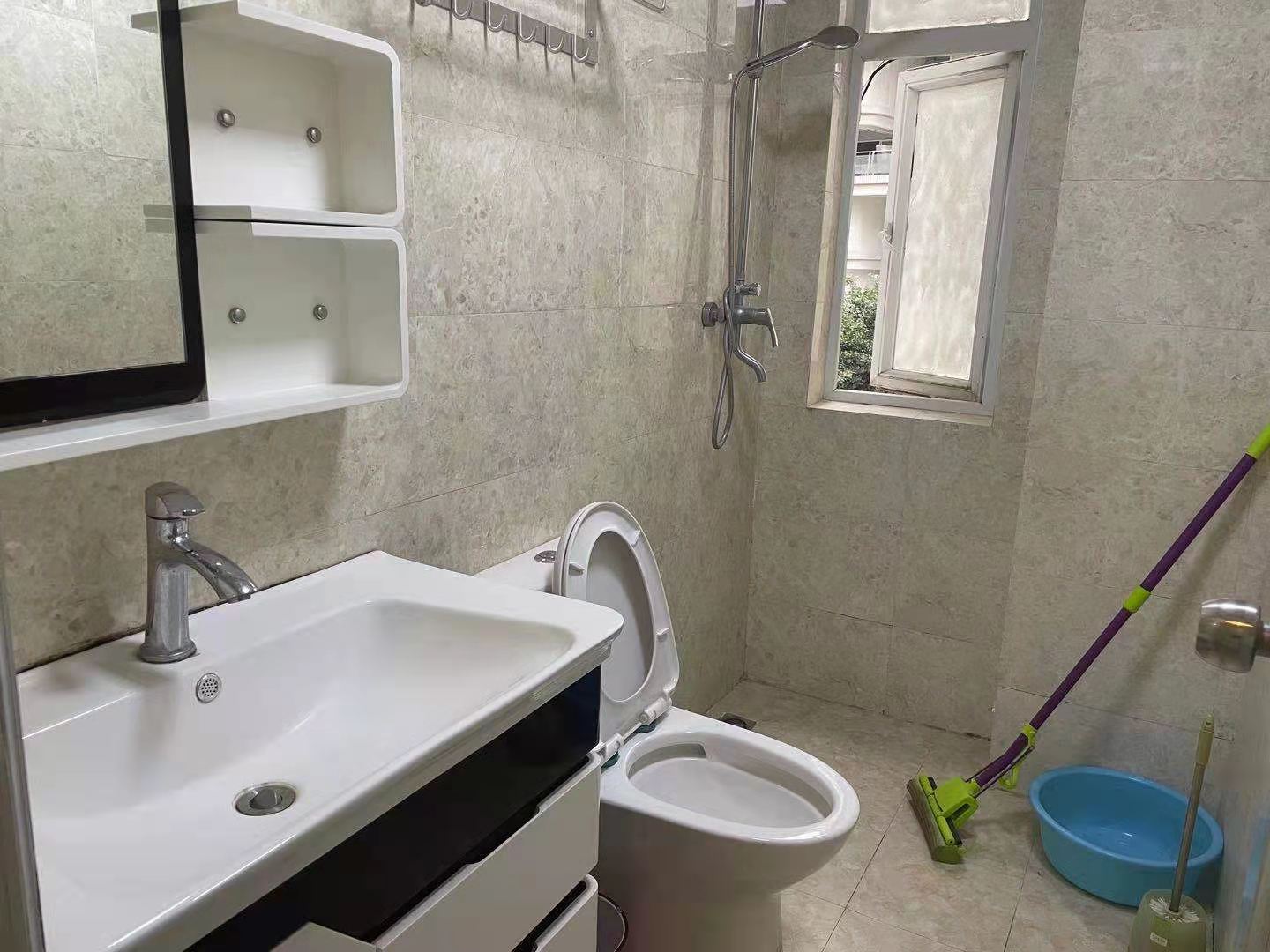 知贤坊 1室1厅1卫 1700.0元/月 知贤坊 1室1厅1卫 1700.0元/月室内图