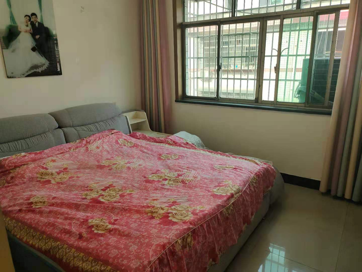 石头铺安置小区  3室2厅1卫    1400.0元/月 石头铺安置小区  3室2厅1卫    1400.0元/月室内图