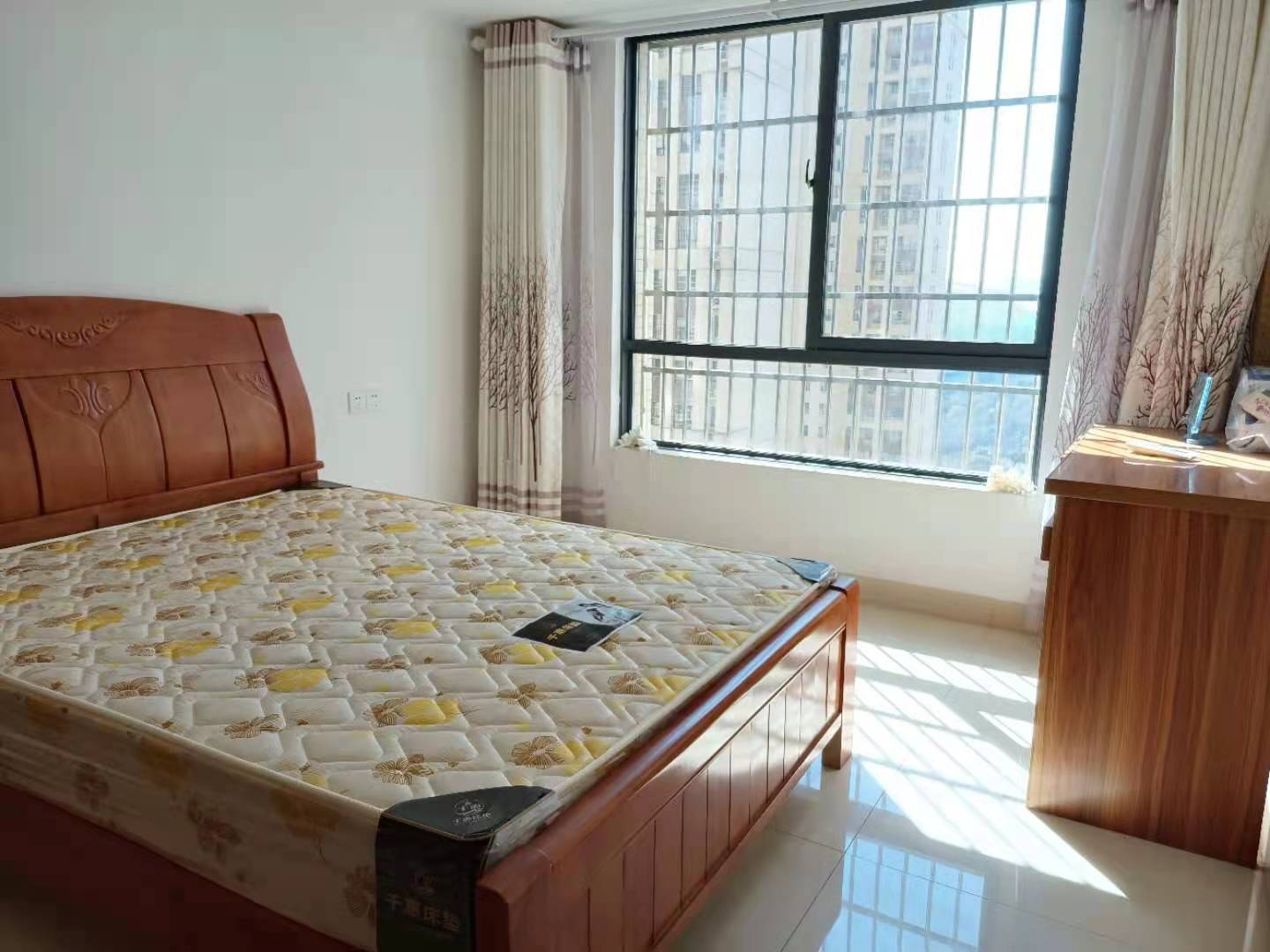 都市兰亭 3室2厅1卫 65.0万 都市兰亭 3室2厅1卫 65.0万客厅